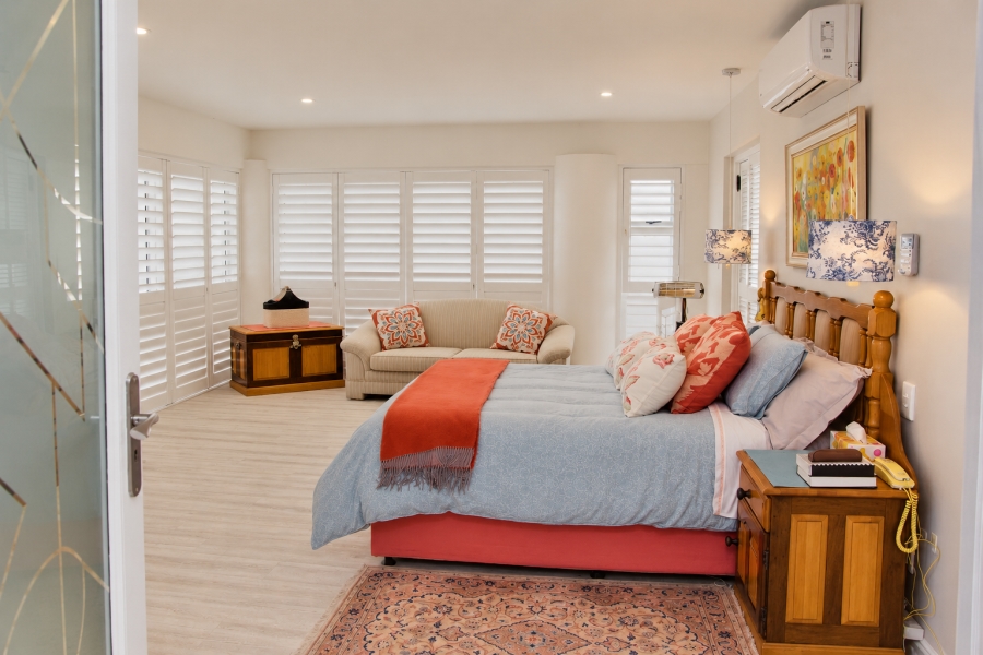 4 Bedroom Property for Sale in Paradise Beach Western Cape